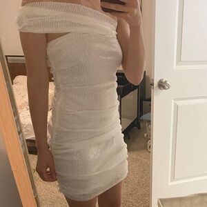 Size 2 White Sequin PrettyLittleThing Body con Dress